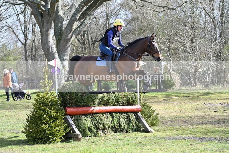 WJ7_0106 - Time 10:13 to 10:38 Times at the Fence
