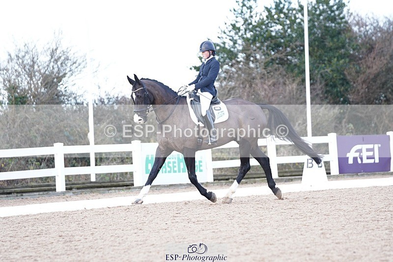 241214-125756-00546 - 144-Natasha.Rumble-Week.Orchard.Leo