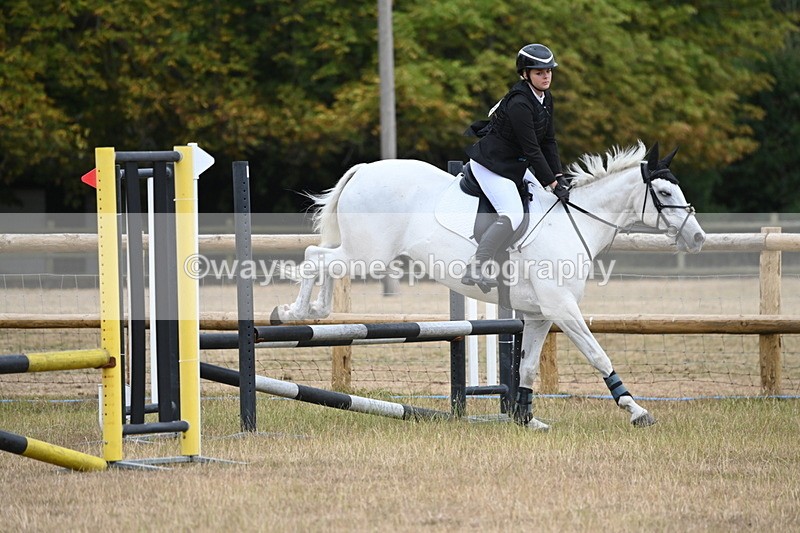 WJ6_0905 - Class 14 Intermediate Jumping 75cm
