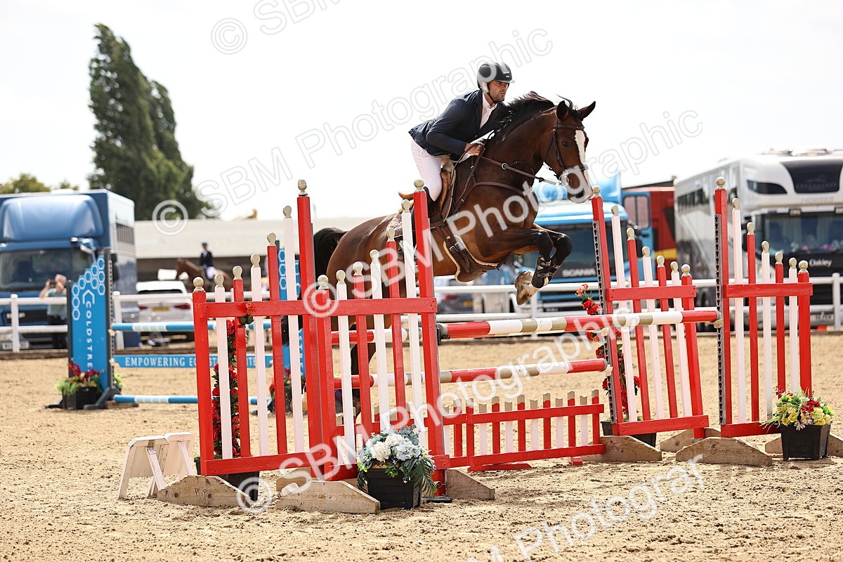 SBM_009689 - Class 8 - Senior Newcomers - 1.10  Open