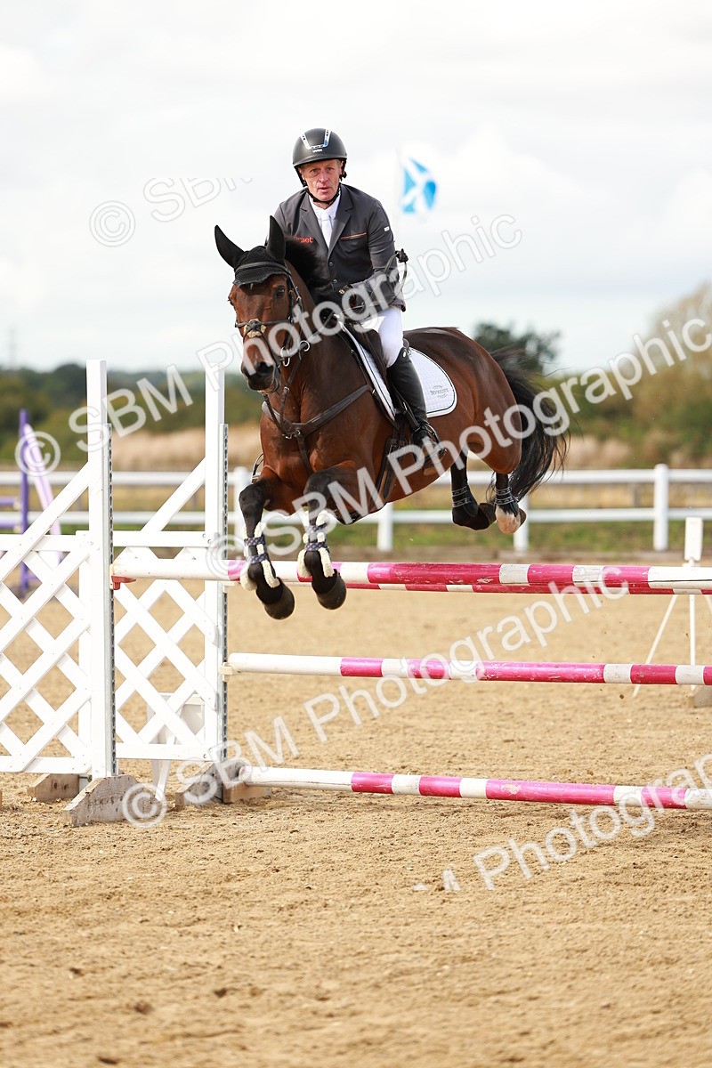 SBM_001283 - Class 4 - Senior Newcomers - 1.10m