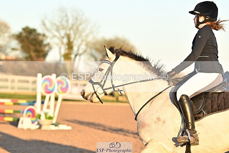 250401-190940-00905 - 90cm Classes