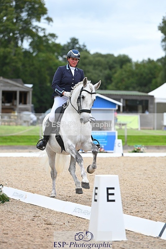 230813-173620-08709 - Cls 14 Medium Silver 16.45 to End