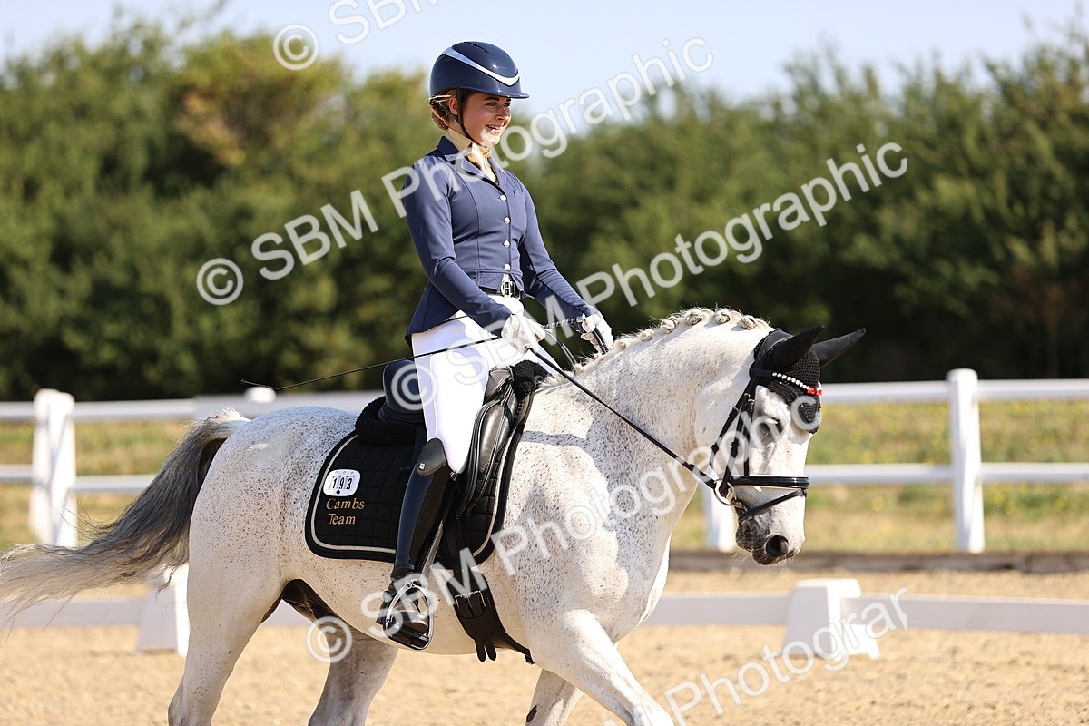 SBM_008718 - Novice 5 - 08.30-9.33