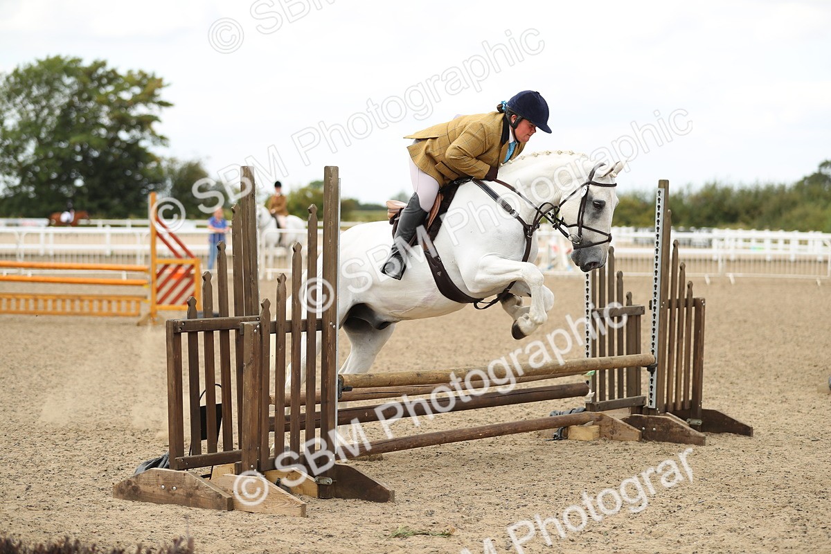 SBM_05562 - Class 48a Style & Performance 70cm (15-19)