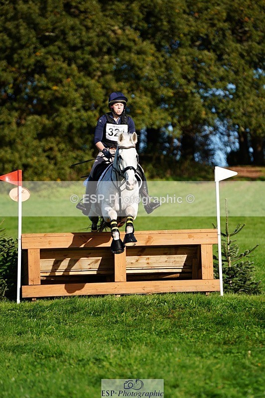 241026-101636-11277 - 321-Hannah.Underhill-DONBEG.GREY