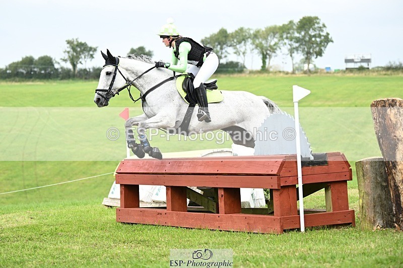 240831A-122404-02102 - 014-Caitlyn.Faull-PENNINEVIEW.SUMMER