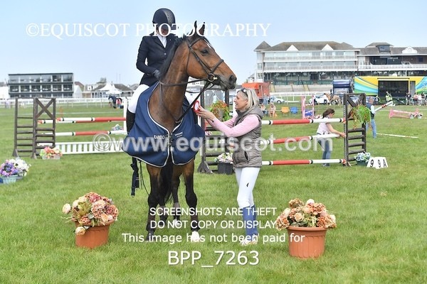 BPP_7263 - CLASS 3 Andrew Hamilton Coach, RHS Foxhunter Championship Qualifier