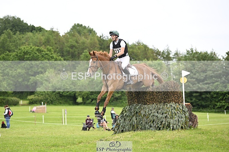 240525-154318-16861 - 223-MORNINGSTAR_VAN_ALTRIDO-Max_Warburton