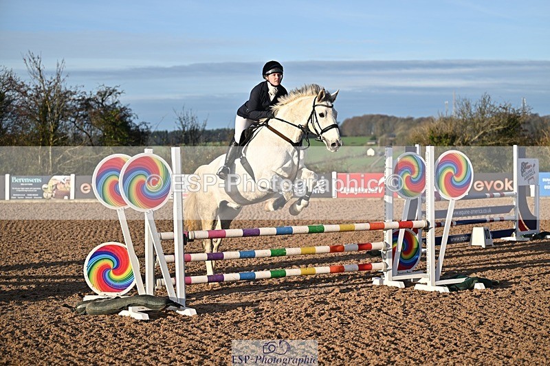 251126-090943-00019 - Cls 0 + 1, Clear Round, British Novice and 90cm