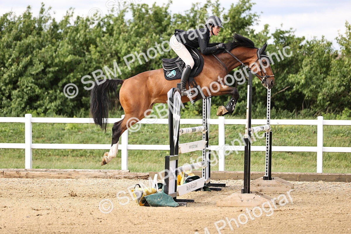 SBM_003781 - Class 13 - Senior Foxhunter - 1.20m