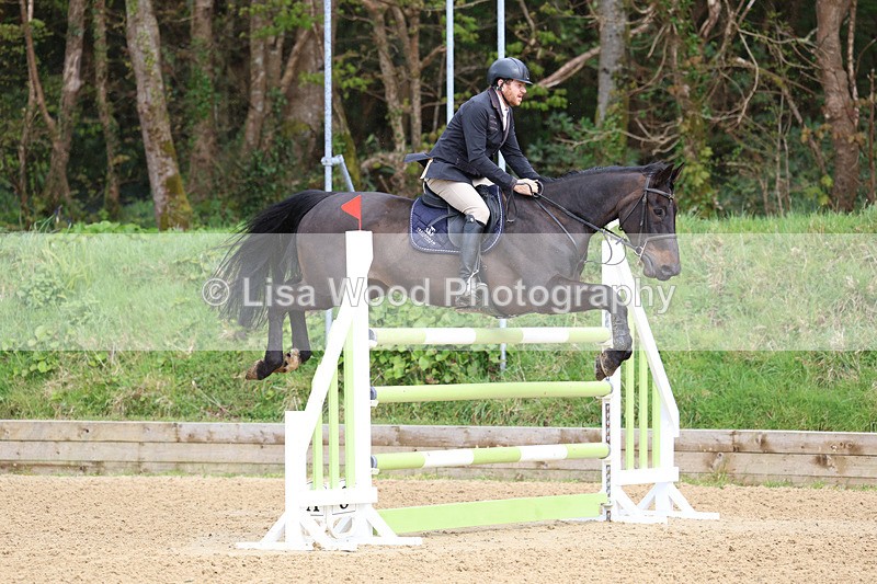 3E7A2502 - Class 9: Senior 1.30m open