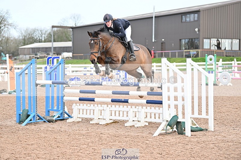 231209A-120632-01707 - Cls 12 Newcomers & 1.10m Open