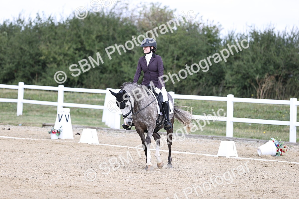 SBM_016266 - Class 14 - Novice 23 - 10.29-11.32