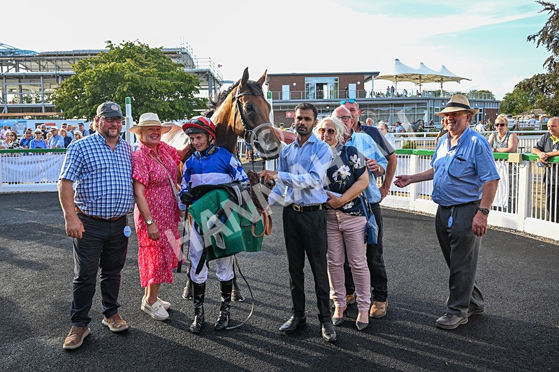 140826-Race 3-Equity Law-9299 - Race 3 18.43pm Heineken 0% Handicap