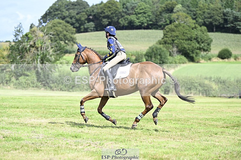 240825X-113022-32544 - 70cm XC 11.00 to 12.00