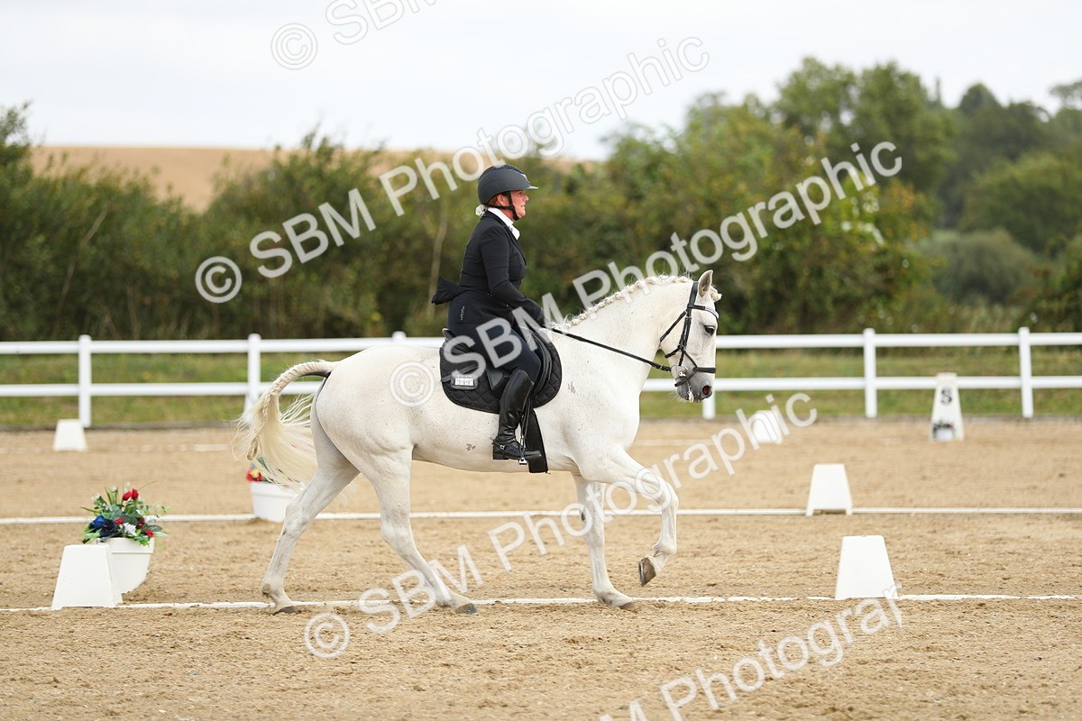 SBM_016326 - Class 13 - Novice 23 - 11.25-12.35