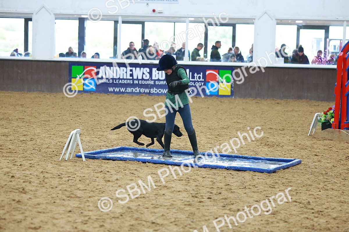 SBM_002404 - Class 3 - Horse & Hound (60cm)