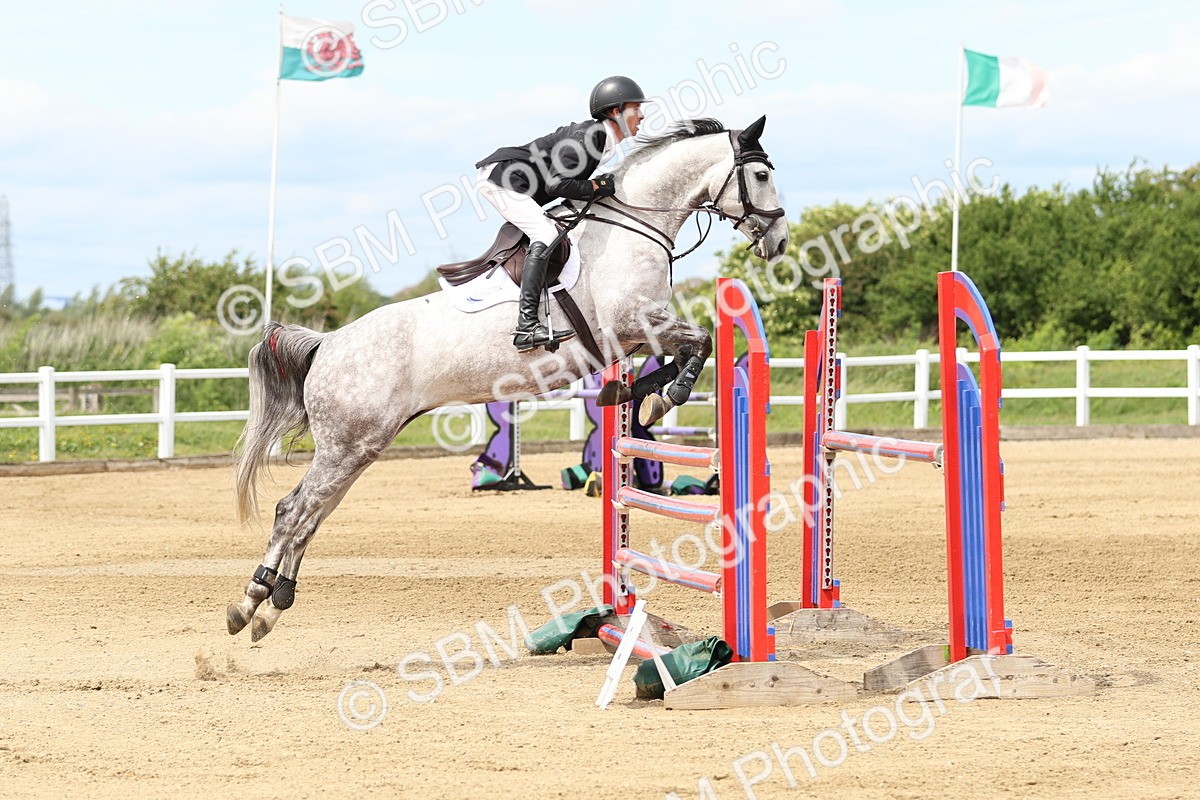 SBM_000995 - Class 4 - Senior Newcomers - 1.10m