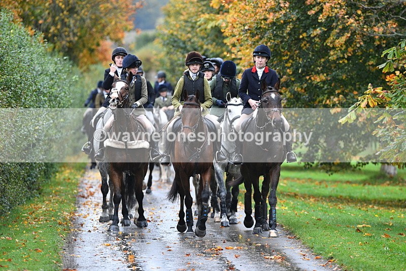 WJ5_6212 - B&B walk back for Hunt Tea !