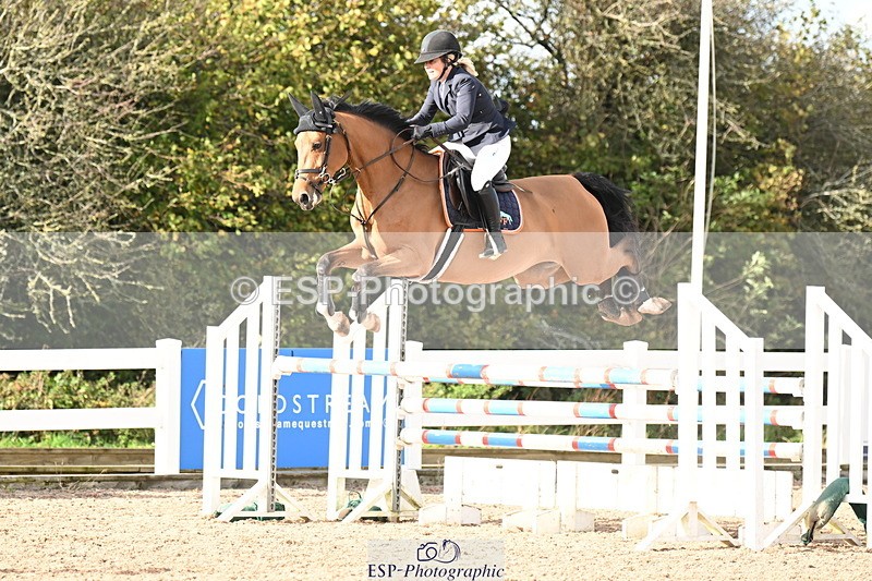 241023A-142547-01037 - Cls 4 Newcomers and 1.10m Open