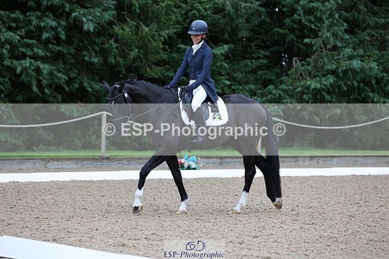 241024-114323-01899 - 052-Lydia.Heywood-JUST.THE.BISCUIT