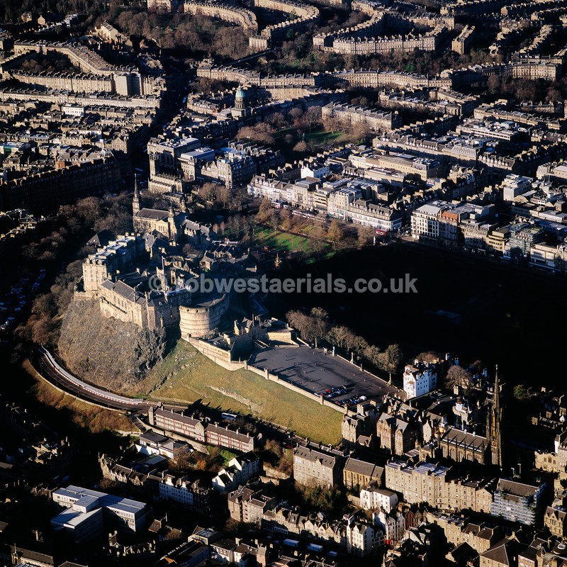 aerial pictures of Scottish monuments tourist attractions Royal castles of Scotland