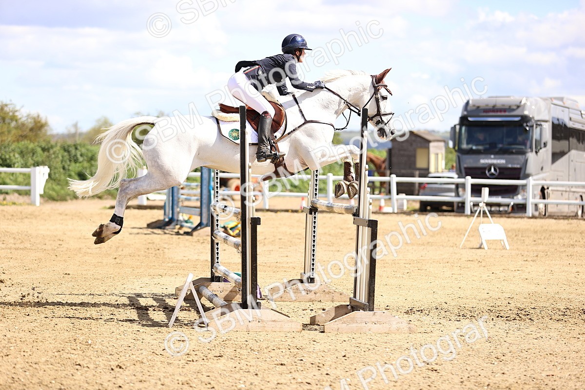 SBM_004281 - Class 17 - Senior Newcomers - 1.10m