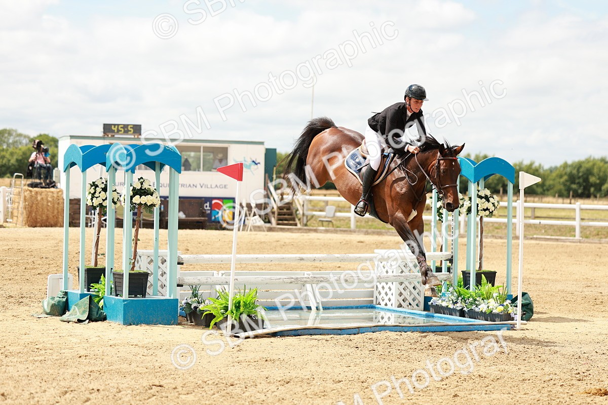 SBM_018448 - Class 21 - Senior Newcomers Championship 2d Rd