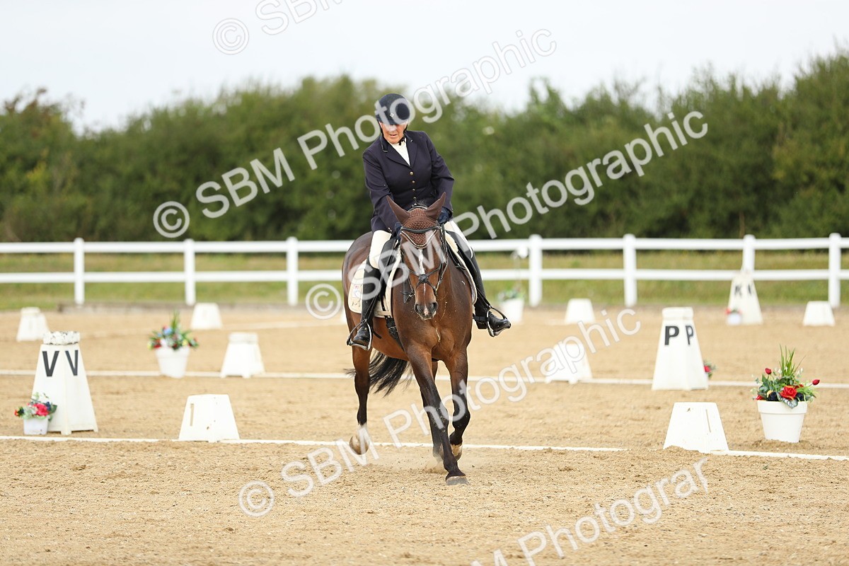 SBM_016433 - Class 13 - Novice 23 - 11.25-12.35