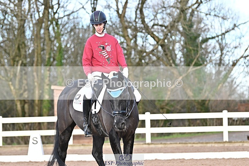 241214-115535-01491 - 131-Alys.Matravers-DARGASONS.MOON.SHADOW