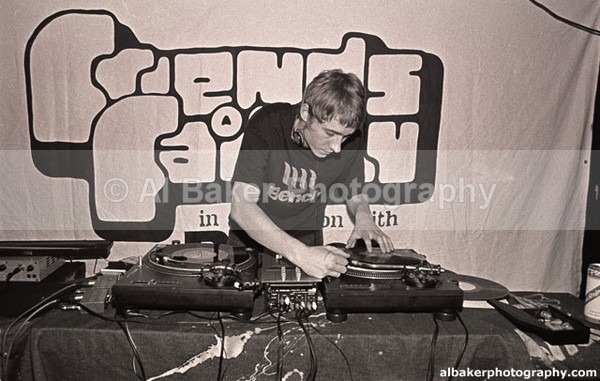 28 riton - Friends & Family @ the-roadhouse 18.11.00