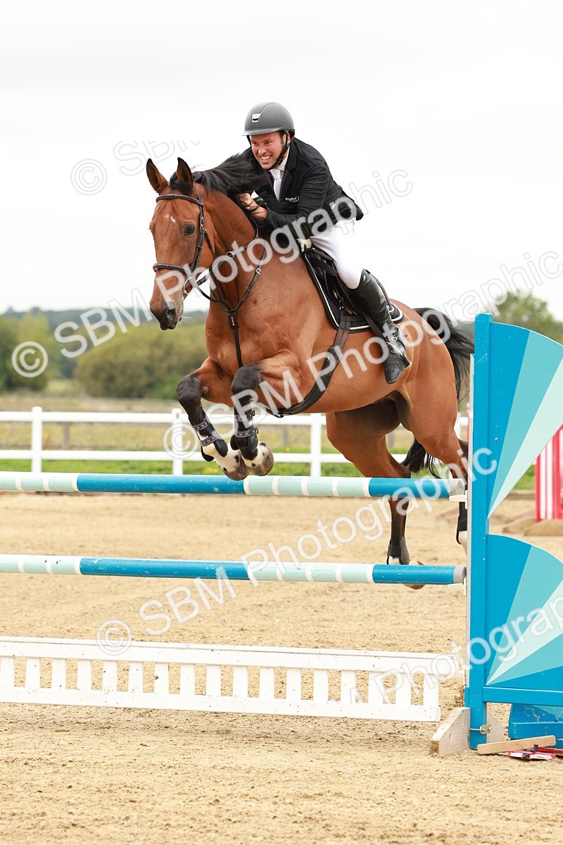 1I0A7934 - Class 5 - Senior Foxhunter 1.20m