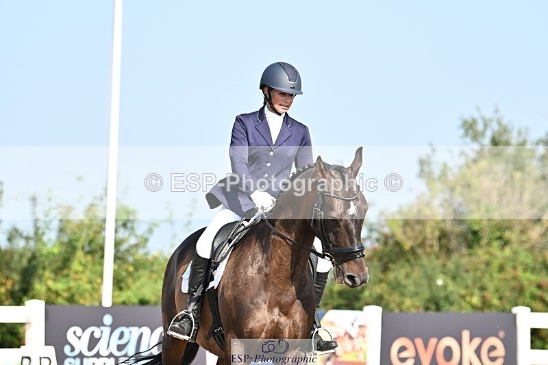 250816-100008-03015 - 096-Louisa.ChattingFirst.Mohican.II