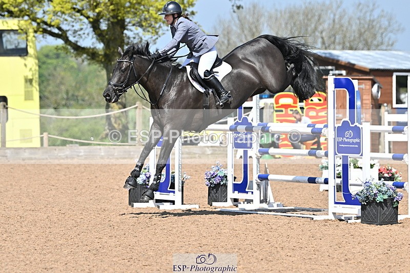 240509A-111811-01106 - Cls 9 Snr 1.20m Open