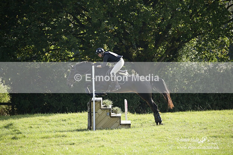  WWHT 171021 4026 - Open (1.00m)  17/10/21