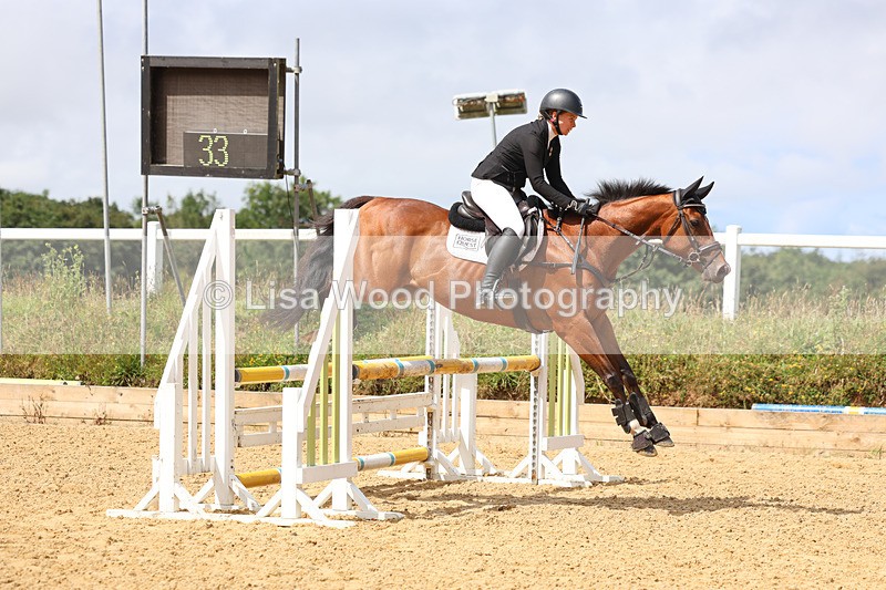 3E7A9846 - Class 9: Senior British Novice/90cm open