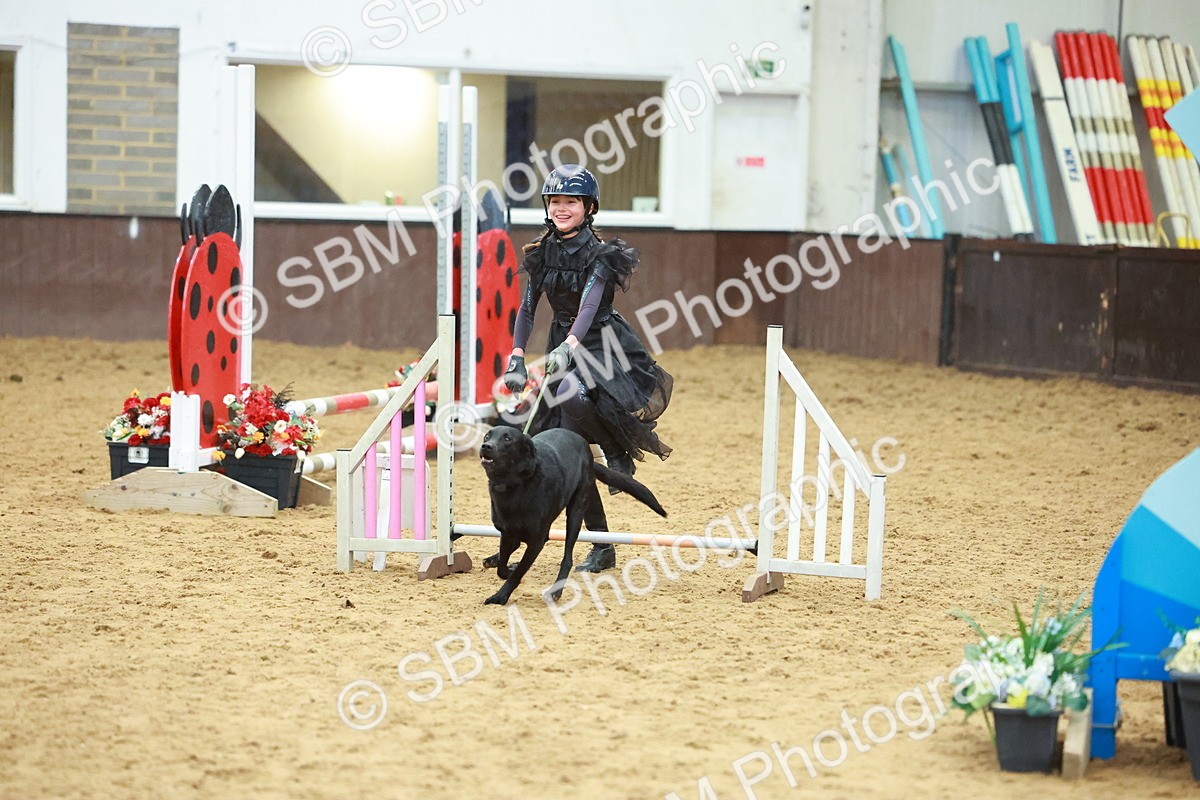 SBM_002561 - Class 3 - Horse & Hound (60cm)