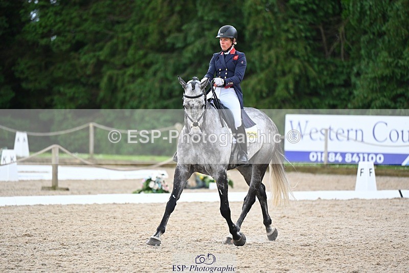 240524-141124-10152 - 529-SBH_BIG_WALL-Izzy_Taylor