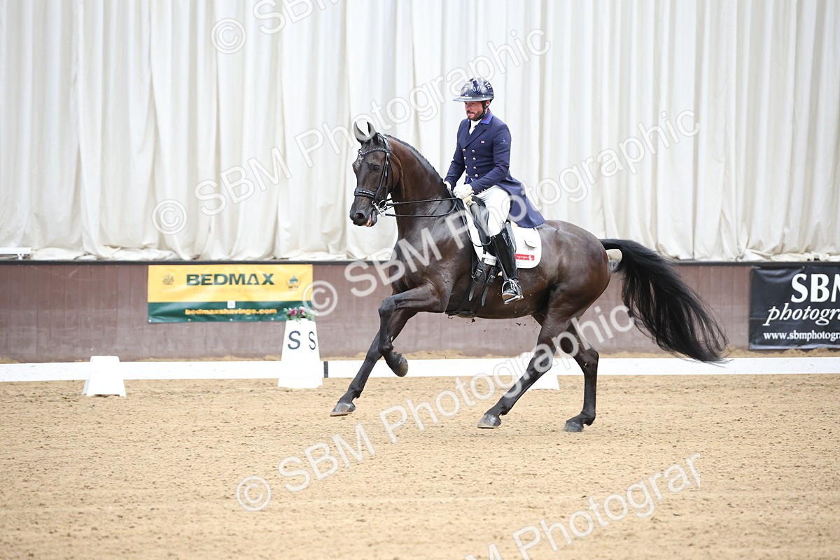 SBM_004325 - Class 9 - FEI Inter 1 Gold - 15.55-16.43