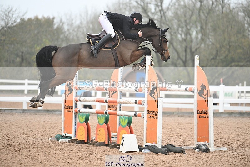 241102A-123020-04572 - SAT Cls 15 Foxhunter and 1.20m Open