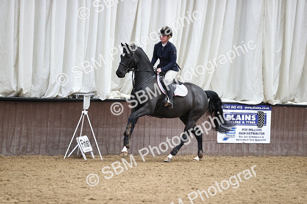 SBM_001825 - Class 4 - Senior Newcomers - 1.10m Open