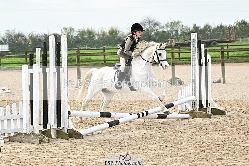 241110-103153-00327 - 40cm Showjumping