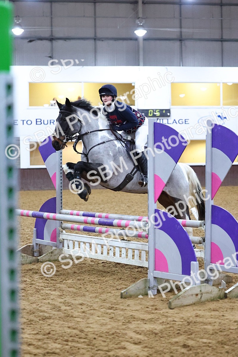 SBM_002566 - Class 6 - Holly & Ivy Stakes - 90cm