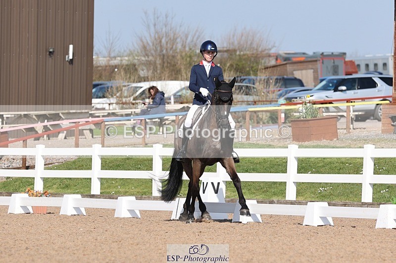 250404-151956-07072 - 117-Myles.Graham-Nibeley.Black.Pearl