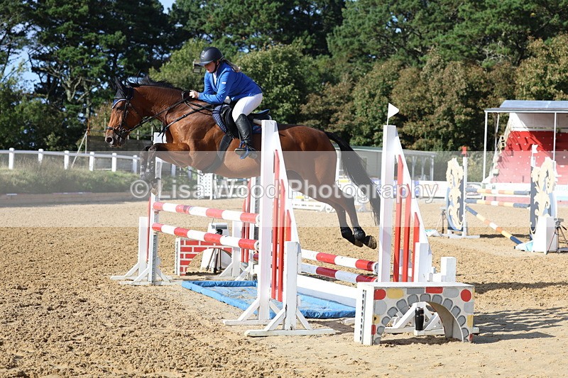 3E7A0711 - Class 13: Senior Newcomers/1.10m open