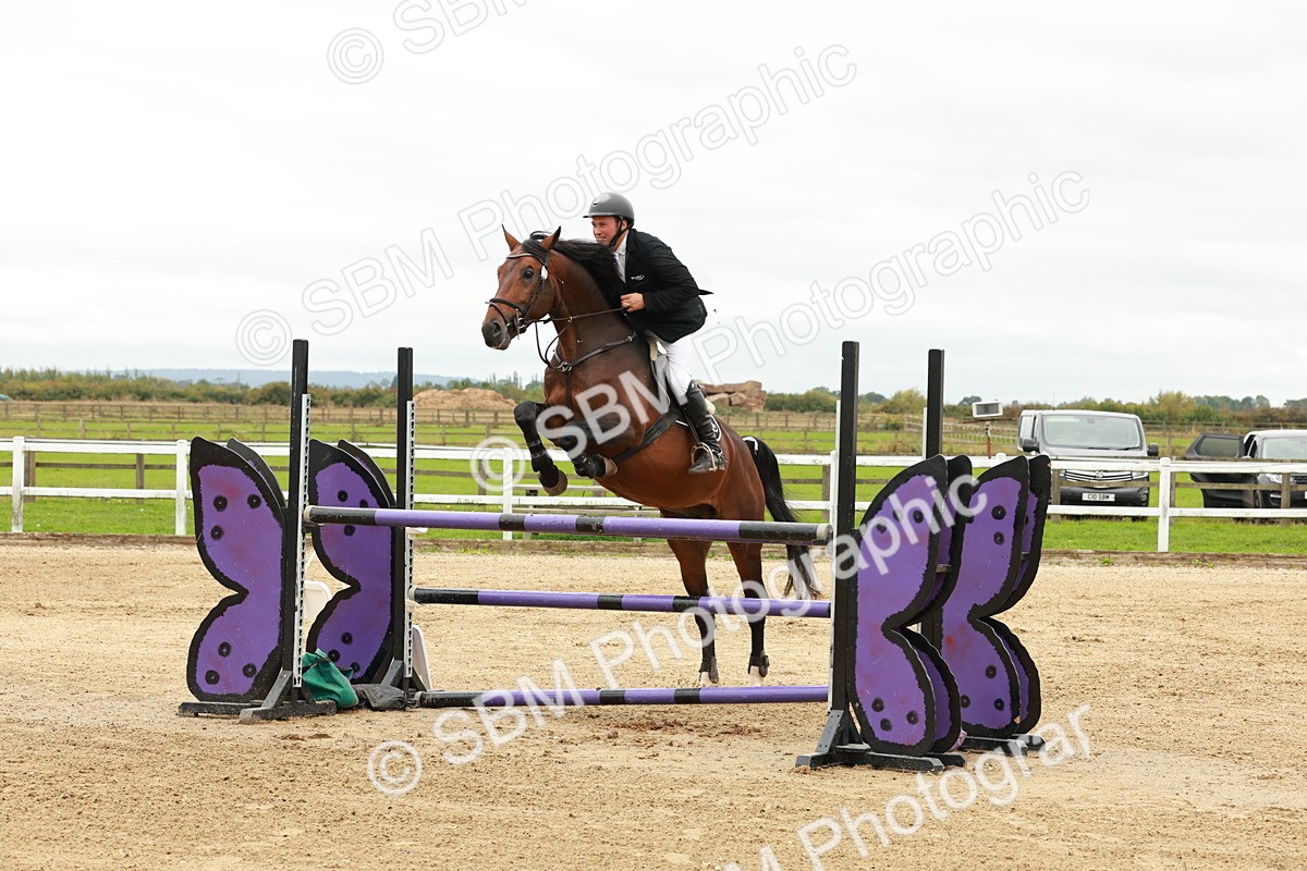 1I0A7993 - Class 5 - Senior Foxhunter 1.20m