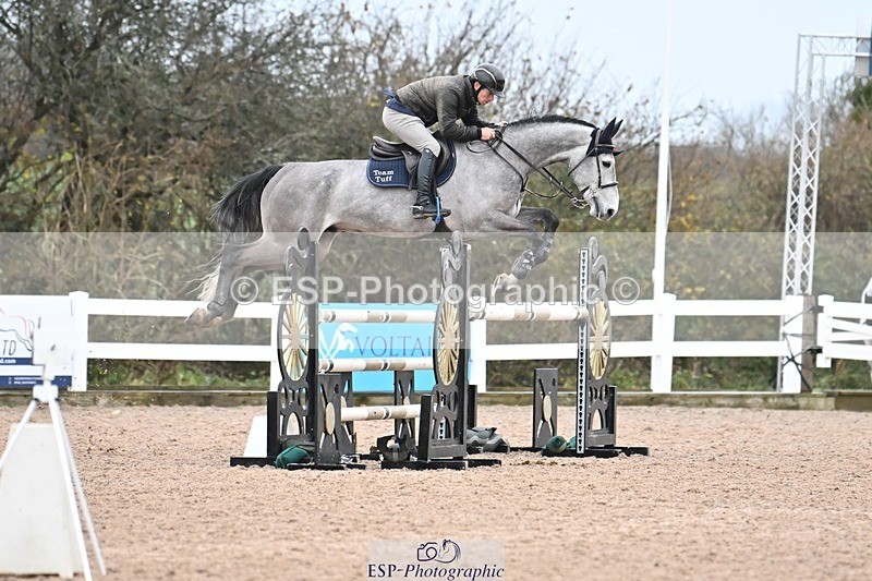241206-135314-01016 - Cls 6 Foxhunter and 1.20m Open