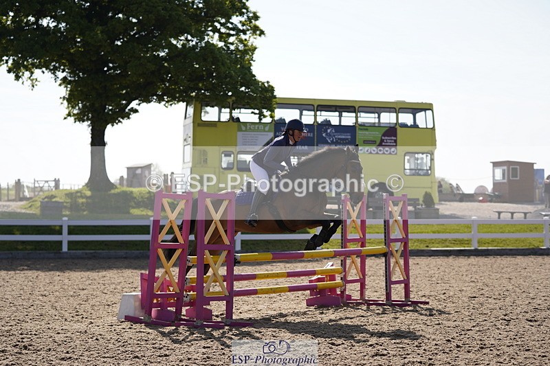 230527A-092004-03229 - Cls 19 British Novice & 90cm Open