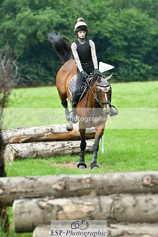 230817-125318-00749 - Theo's 1st Group - XC